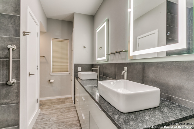 Image 18 of 28 For 3678 Hidden Drive  604