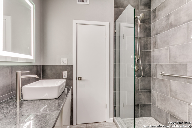 Image 20 of 28 For 3678 Hidden Drive  604