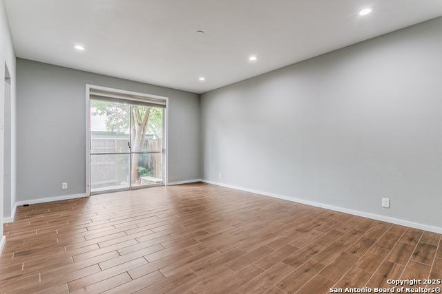 Image 8 of 28 For 3678 Hidden Drive  604