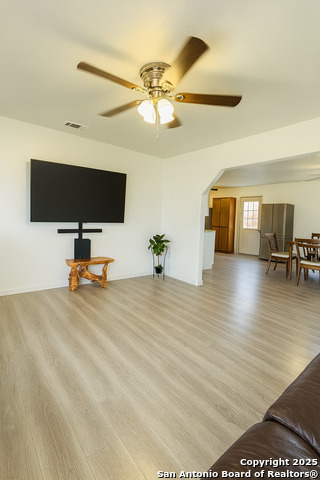 Image 2 of 10 For 309 Bohme  