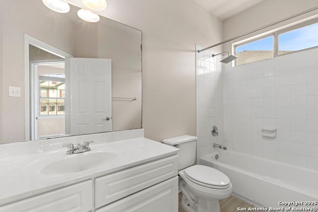 Image 24 of 29 For 1230 Nicholas Manor