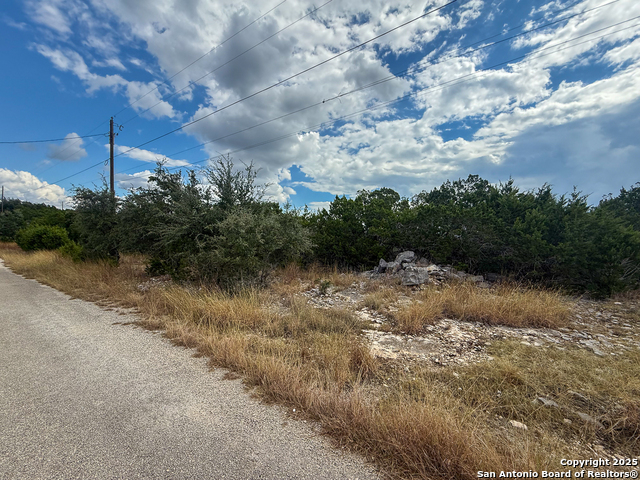 Image 20 of 24 For 1 Timbercreek Road