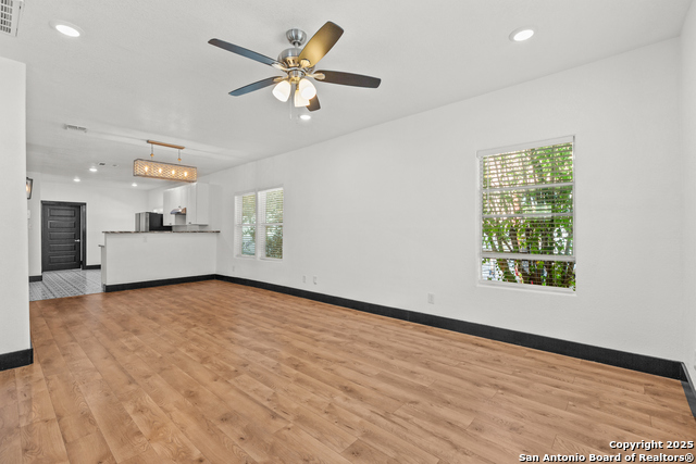 Image 17 of 31 For 726 E Highland Blvd