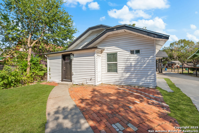 Image 22 of 31 For 726 E Highland Blvd