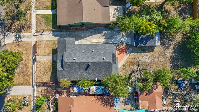 Image 24 of 31 For 726 E Highland Blvd