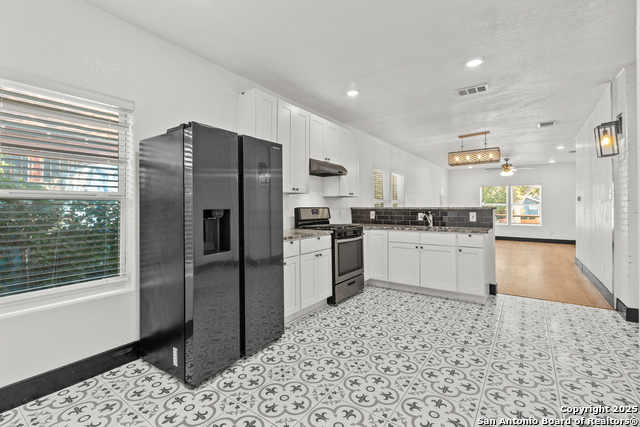 Image 9 of 31 For 726 E Highland Blvd