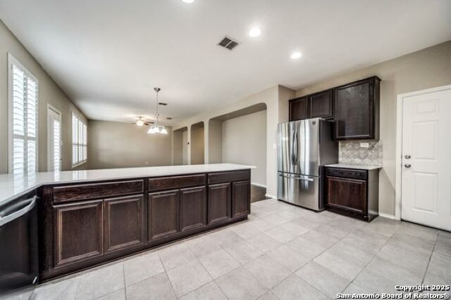 Listing photo id 3 for 9023 Pine Creek