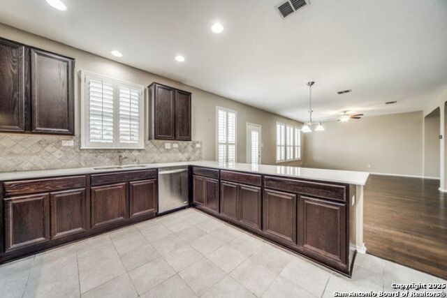 Listing photo id 4 for 9023 Pine Creek