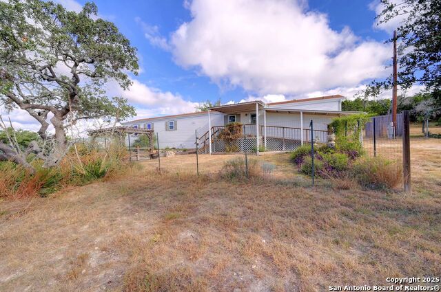 Listing photo id 0 for 113 Southview