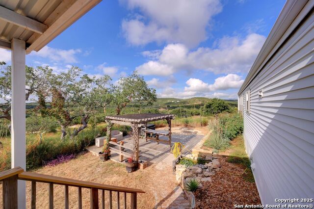 Listing photo id 1 for 113 Southview