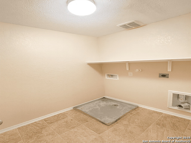 Image 13 of 19 For 9838 Twinbear Creek