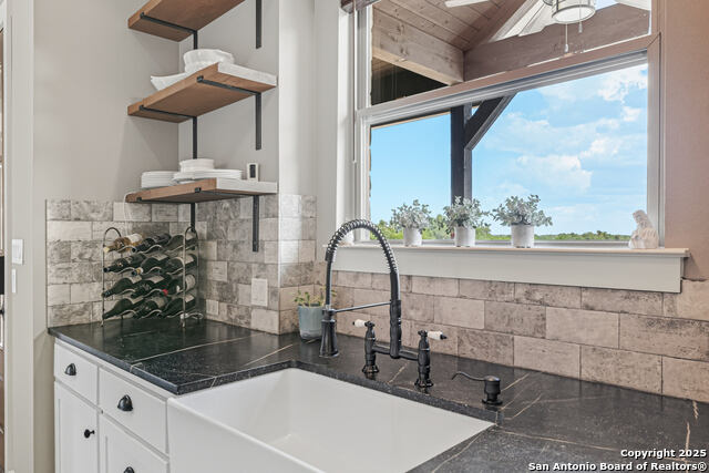 Image 25 of 49 For 516 Oak Haven