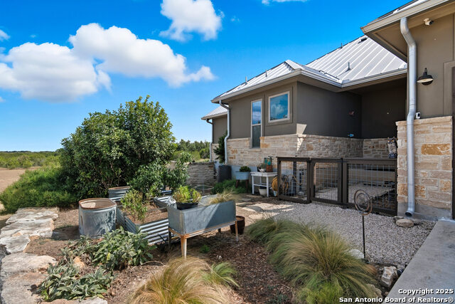 Image 29 of 49 For 516 Oak Haven