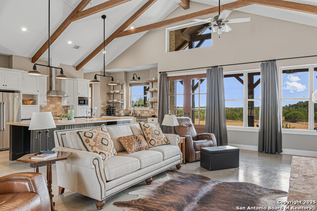 Image 9 of 49 For 516 Oak Haven