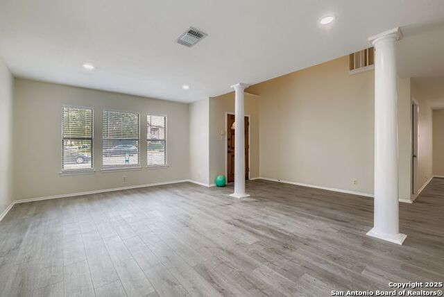 Image 5 of 33 For 11099 Cedar Park