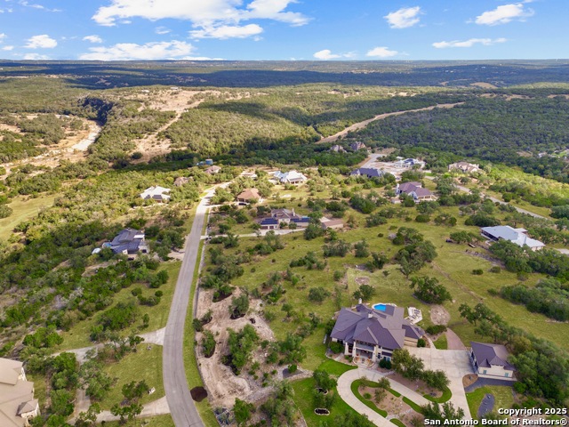 Listing photo id 3 for 7627 Ramble Ridge