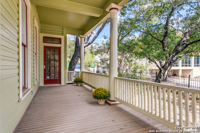 Image 23 of 30 For 305 Ashby W