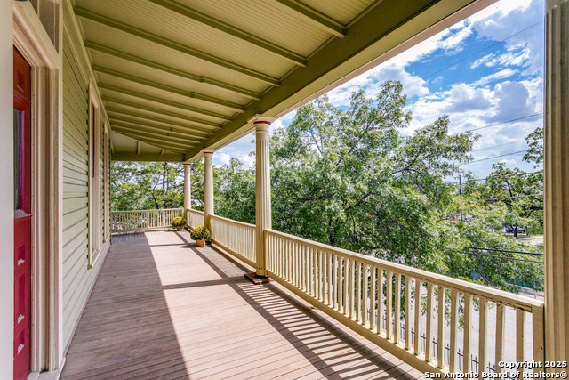 Image 25 of 30 For 305 Ashby W