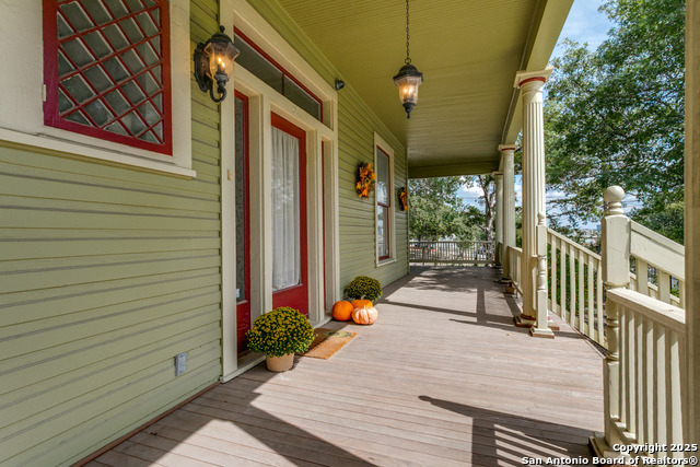 Image 3 of 30 For 305 Ashby W