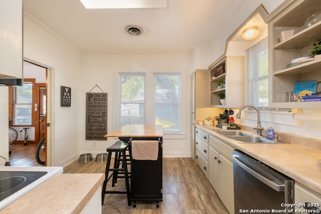 Image 11 of 33 For 190 Chestnut Ave S