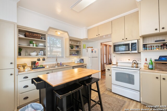 Image 13 of 33 For 190 Chestnut Ave S