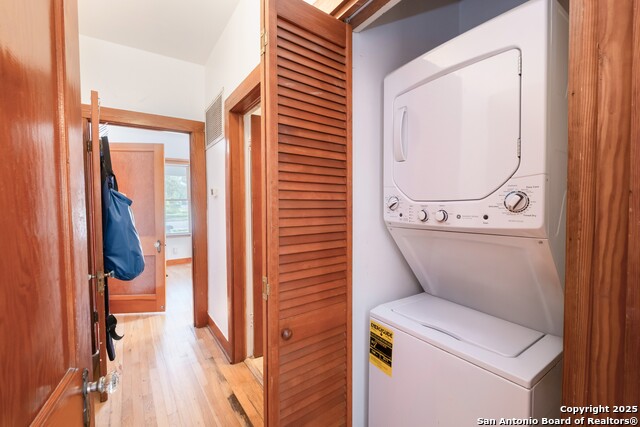 Image 21 of 33 For 190 Chestnut Ave S