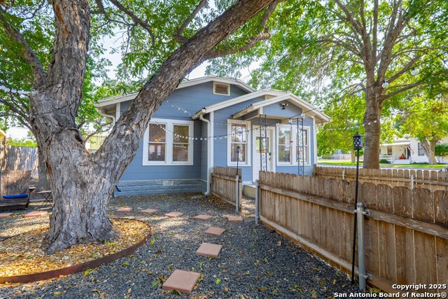 Image 26 of 33 For 190 Chestnut Ave S