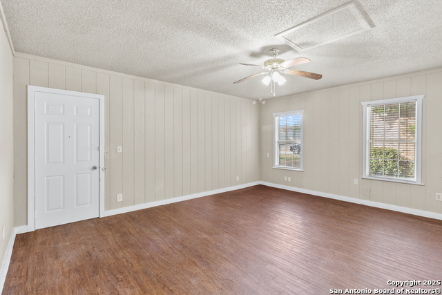Image 5 of 26 For 7112 Beech Trail