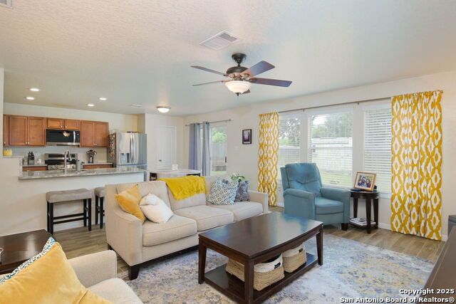 Image 11 of 35 For 4551 Summer Fall