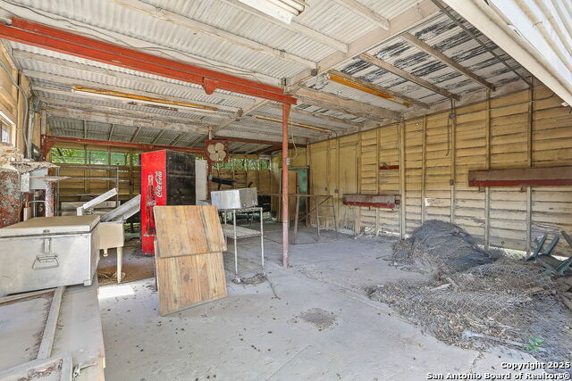 Listing photo id 11 for 19815 Shady Ln.,