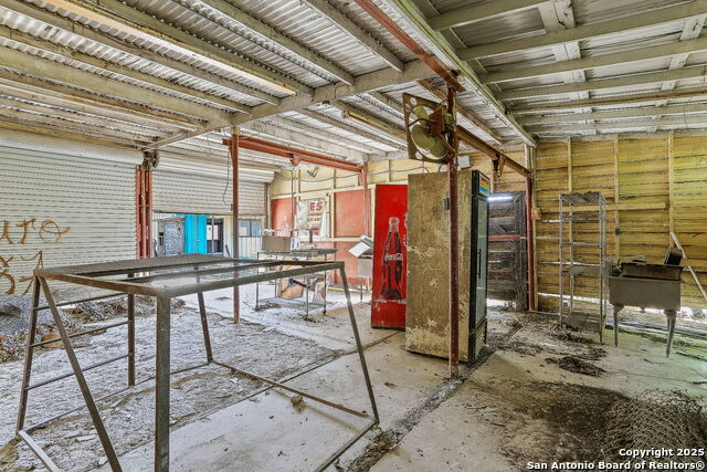 Listing photo id 12 for 19815 Shady Ln.,