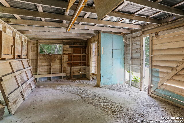 Listing photo id 13 for 19815 Shady Ln.,