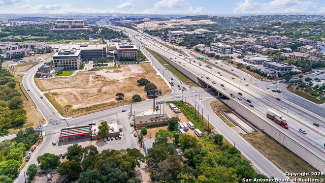 Listing photo id 27 for 19815 Shady Ln.,