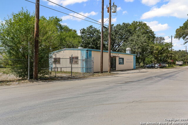 Listing photo id 1 for 19815 Shady Ln.,