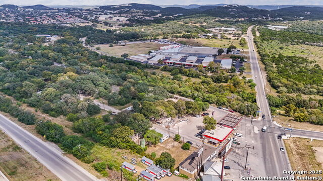 Listing photo id 31 for 19815 Shady Ln.,