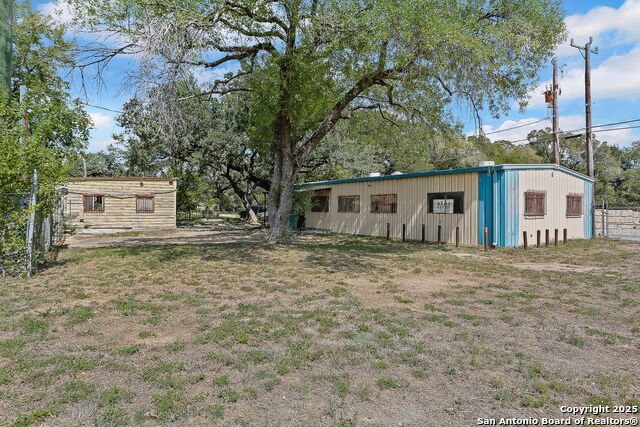 Listing photo id 4 for 19815 Shady Ln.,