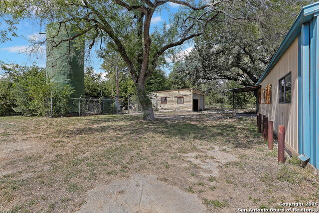 Listing photo id 7 for 19815 Shady Ln.,