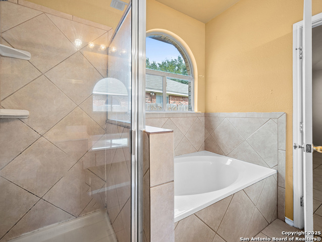 Listing photo id 17 for 6511 Ridge Place St