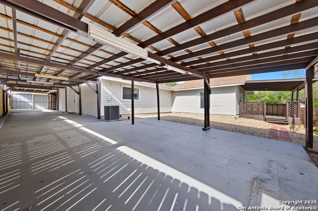 Image 25 of 28 For 8942 Port Side