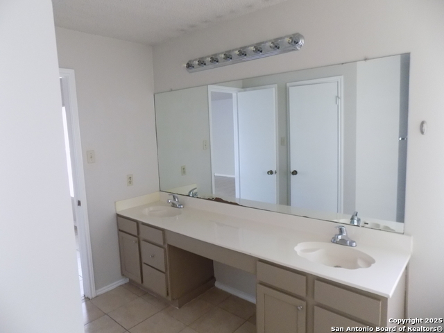 Image 12 of 43 For 3223 Tree Grove