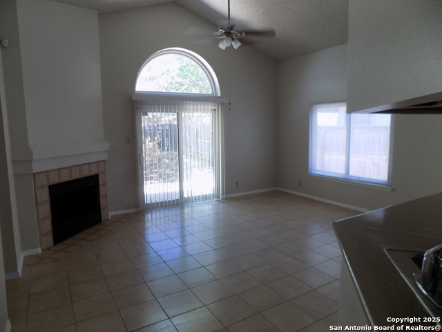 Image 14 of 43 For 3223 Tree Grove