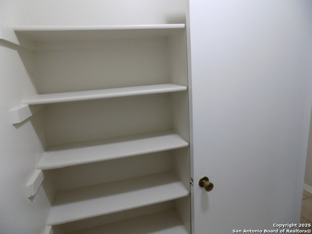 Image 20 of 43 For 3223 Tree Grove