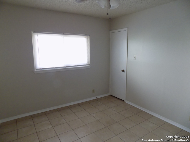 Image 22 of 43 For 3223 Tree Grove