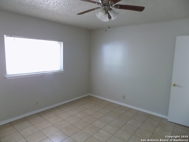 Image 25 of 43 For 3223 Tree Grove