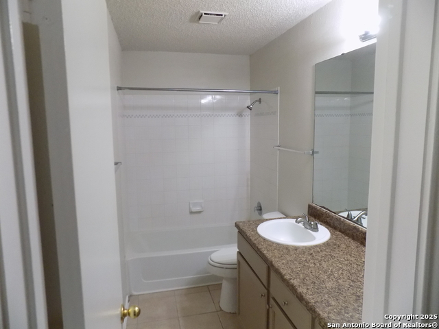 Image 27 of 43 For 3223 Tree Grove