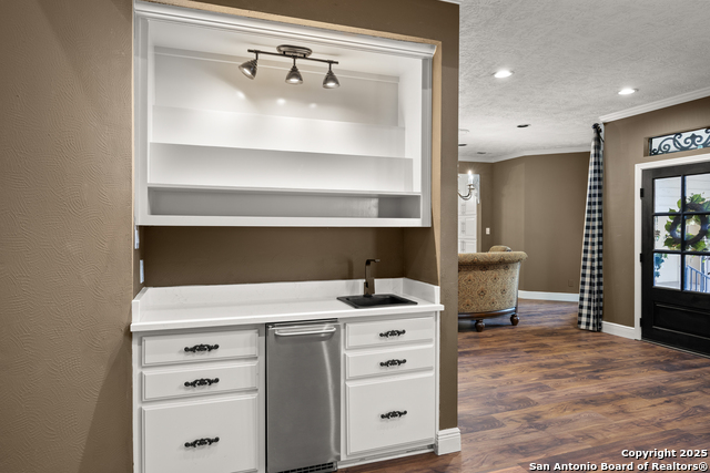 Listing photo id 9 for 7822 Timber Top