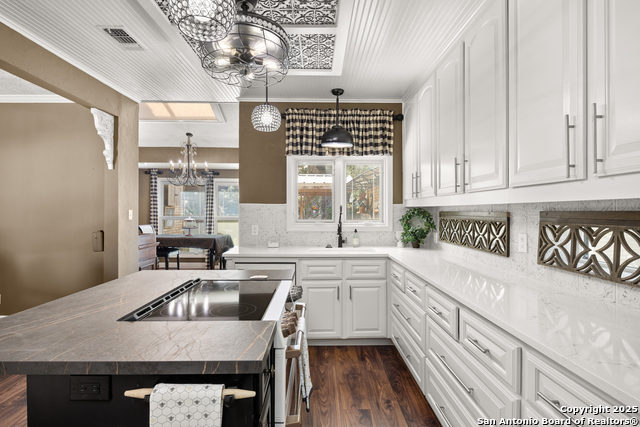 Listing photo id 13 for 7822 Timber Top