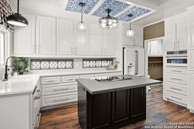 Listing photo id 14 for 7822 Timber Top