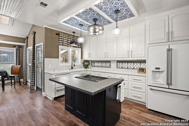 Listing photo id 15 for 7822 Timber Top