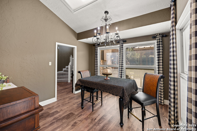 Listing photo id 16 for 7822 Timber Top